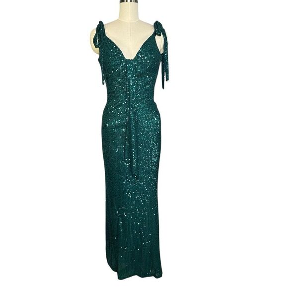 Mac Duggal 26693 Green Sequin Bow Shoulder Column Gown | Size 4 - Picture 2 of 11
